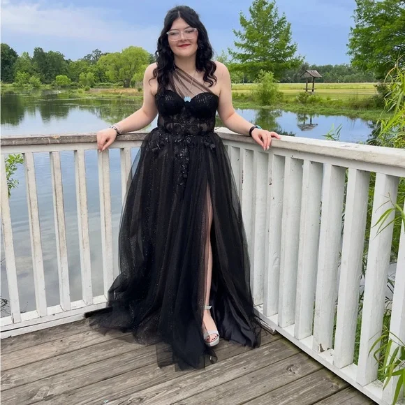 GB Girls Black Asymmetrical Dress - Picture 2 of 2